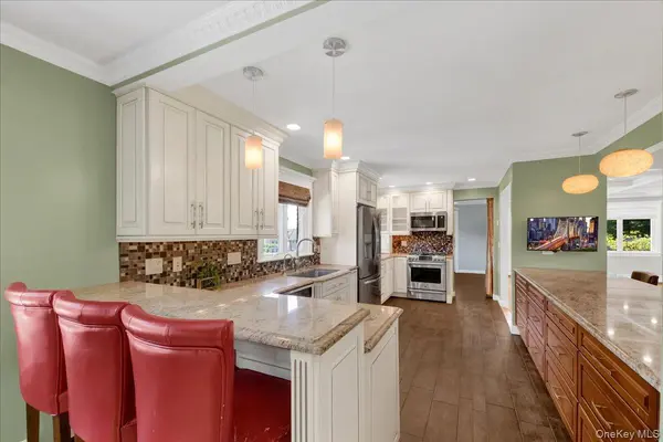 236 Westlake DR, Valhalla, NY 10595
