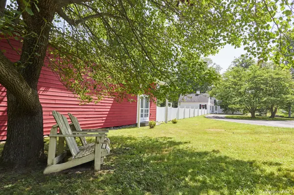 96 Wittenberg RD, Bearsville, NY 12409