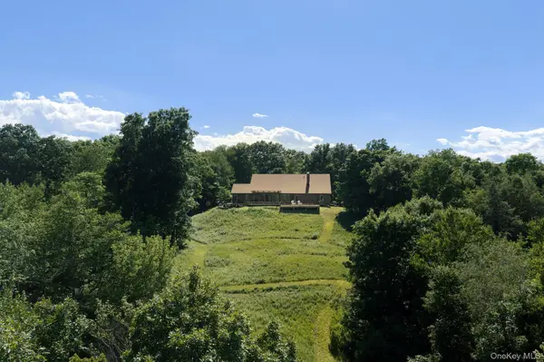 572 Hicks Hill RD, Stanfordville, NY 12581