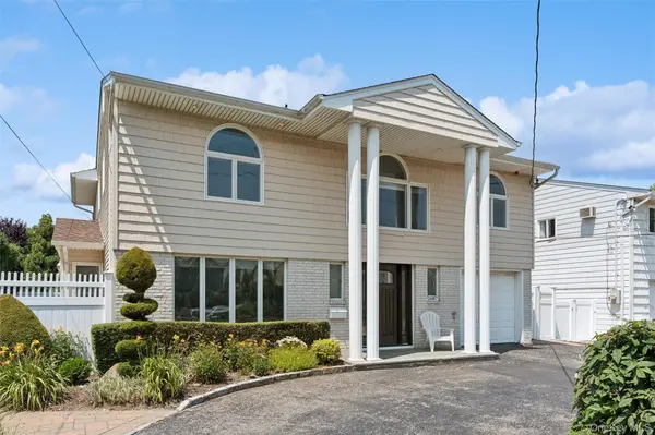2687 Karen ST, Bellmore, NY 11710
