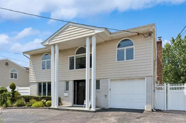 2687 Karen ST, Bellmore, NY 11710