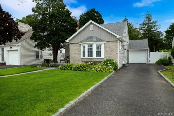10 Woodland AVE, Rockville Centre, NY 11570