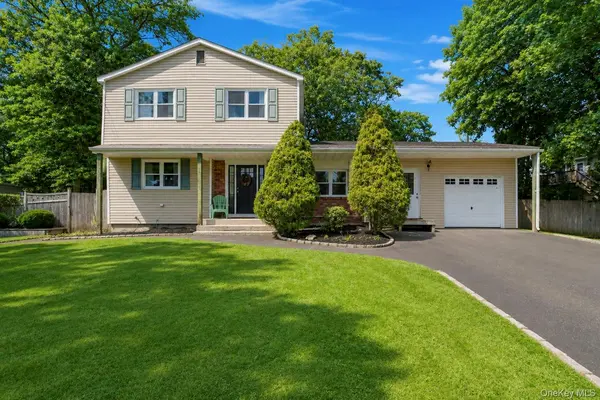 145 Sioux ST, Ronkonkoma, NY 11779