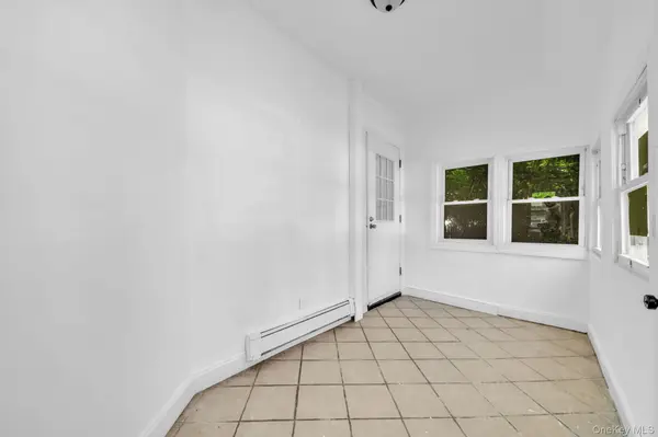 38 Trinity PL, New Rochelle, NY 10805