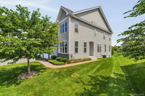 12 Fenton WAY, Hopewell Junction, NY 12533