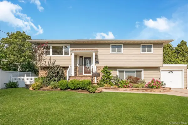 1777 Roberta LN, Merrick, NY 11566