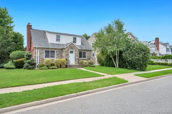 52 Yorktown ST, Rockville Centre, NY 11570