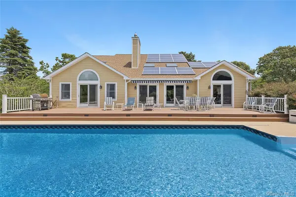 3 Chivas CT, Southampton, NY 11968
