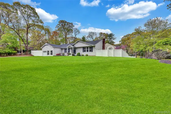 4 Saint Marks PL, Stony Brook, NY 11790