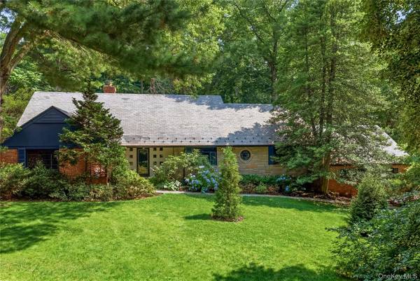 790 Bryant AVE, Roslyn Harbor, NY 11576