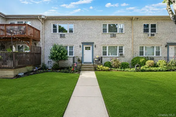 112 Cardinal LN #2A, Islip, NY 11751