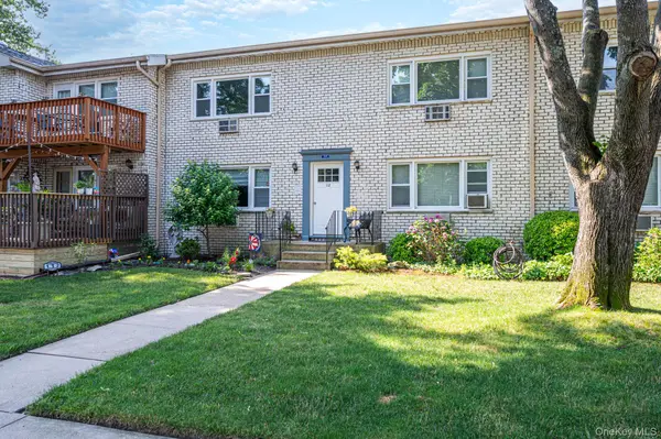 112 Cardinal LN #2A, Islip, NY 11751