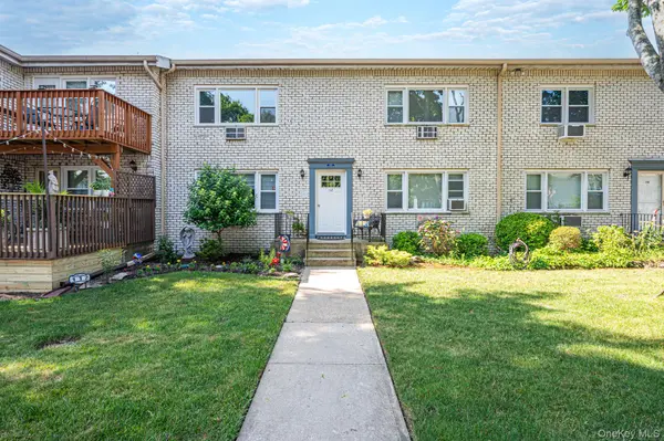 112 Cardinal LN #2A, Islip, NY 11751