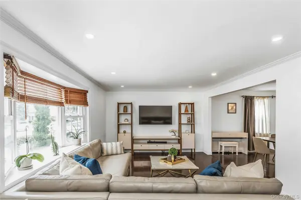 625 S 10th ST, New Hyde Park, NY 11040