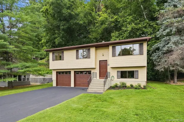 107 Sutton Park RD, Poughkeepsie, NY 12603