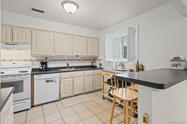 208 Harris RD #GB3, Bedford Hills, NY 10507