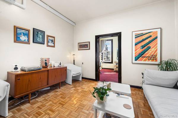 601 Knickerbocker AVE, Brooklyn, NY 11221