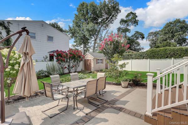 1972 Henry ST, North Bellmore, NY 11710