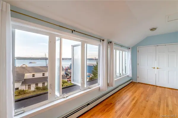 7 Van Houten ST, Nyack, NY 10960