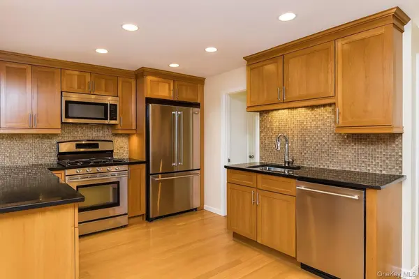 1020 Warburton AVE #7G, Yonkers, NY 10701