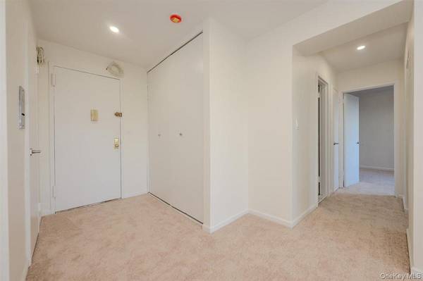 99 Randall AVE #4-L, Freeport, NY 11520
