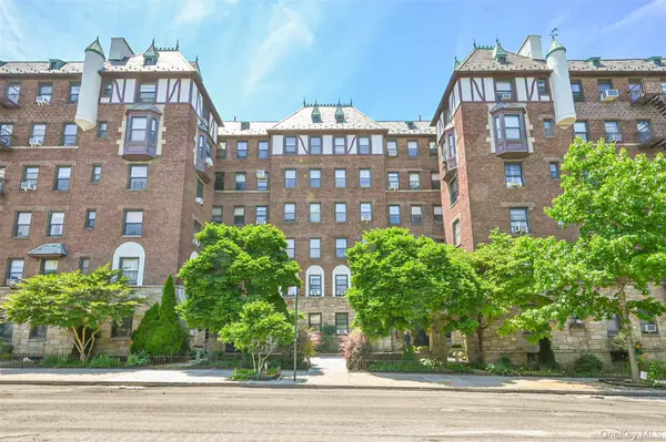 77-16 Austin ST #5L, Forest Hills, NY 11375