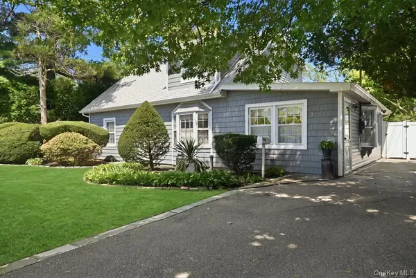 635 Whittier ST, Westbury, NY 11590