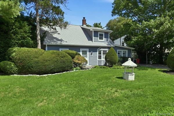 635 Whittier ST, Westbury, NY 11590