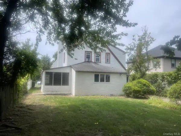 334 Westwood RD, Woodmere, NY 11598