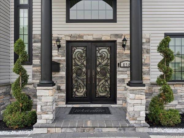 858 Prescott ST, Valley Stream, NY 11580