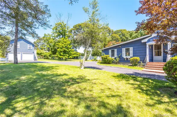 8275 Skunk LN, Cutchogue, NY 11935