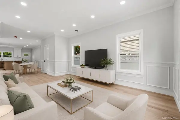249 Bedford AVE, New Hyde Park, NY 11040