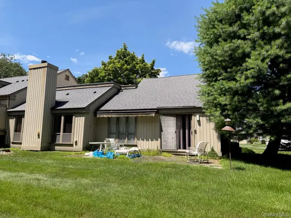 493 Heritage HLS #A, Somers, NY 10589
