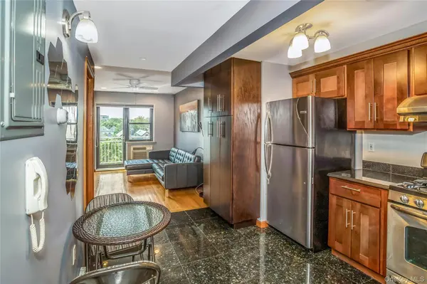 40-40 68th ST #4D, Woodside, NY 11377