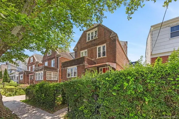 32 S 8th AVE, Mount Vernon, NY 10550
