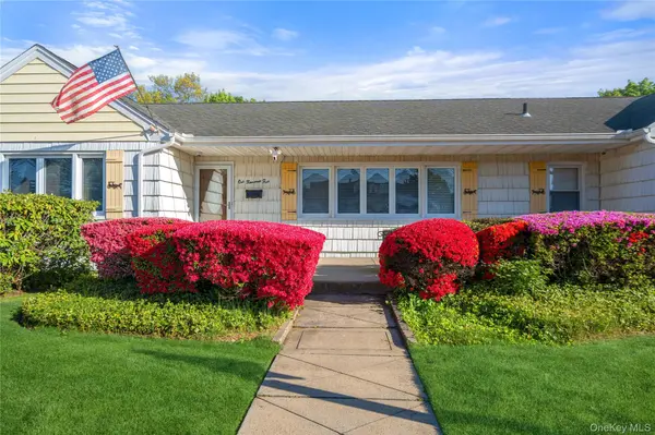 1005 3rd ST, West Babylon, NY 11704