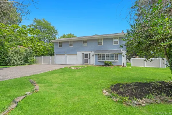 5 Fowler LN, Mount Sinai, NY 11766