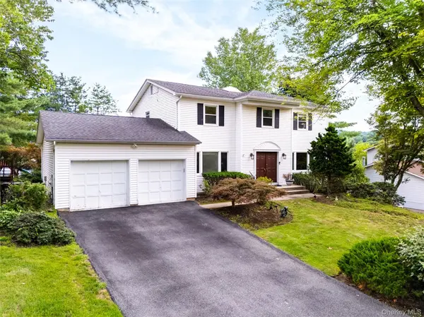 14 Bubenko DR, Garnerville, NY 10923