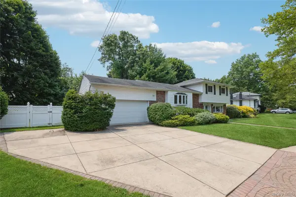7 Ebb CT, Commack, NY 11725