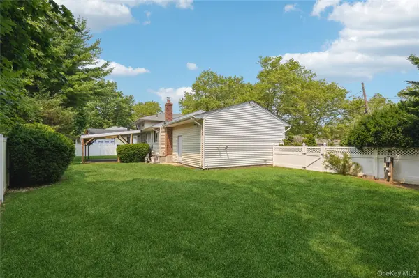 7 Ebb CT, Commack, NY 11725