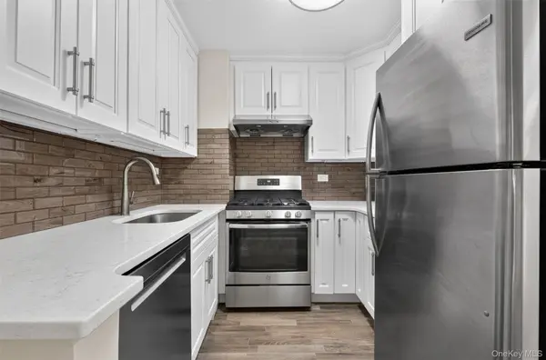 18-05 215th ST #16H, Bayside, NY 11360