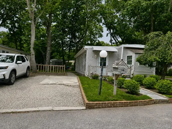 433 Mill RD #38, Calverton, NY 11933