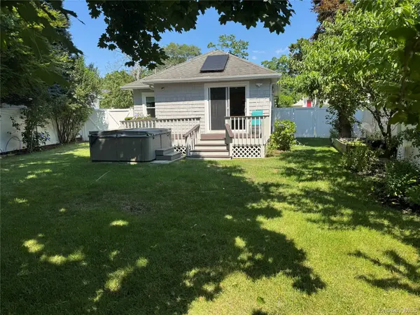 62 Willett AVE, Sayville, NY 11782