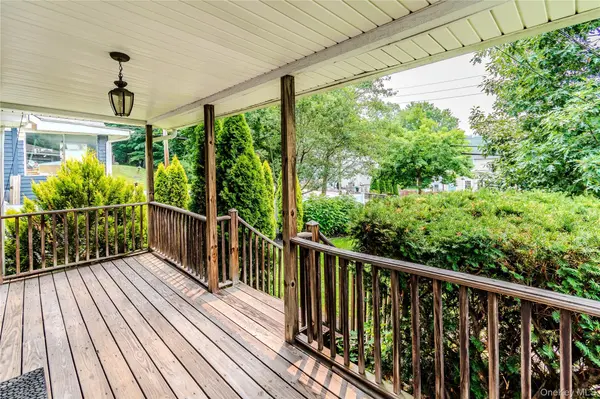 382 E Main ST, Jefferson Valley, NY 10535