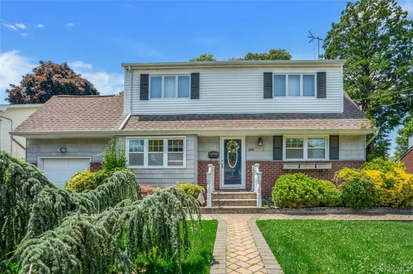 280 Van Cott AVE, Farmingdale, NY 11735