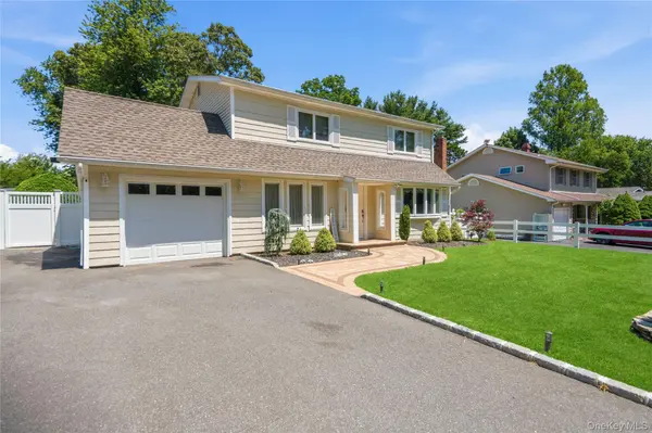 115 Patchogue DR, Rocky Point, NY 11778
