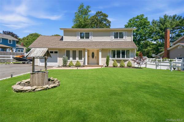 115 Patchogue DR, Rocky Point, NY 11778