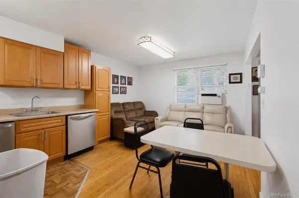 242 Kearsing Pkwy #A, Monsey, NY 10952