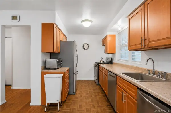 242 Kearsing Pkwy #A, Monsey, NY 10952