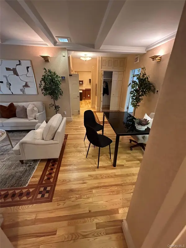 915 Palmer RD, Bronxville, NY 10708